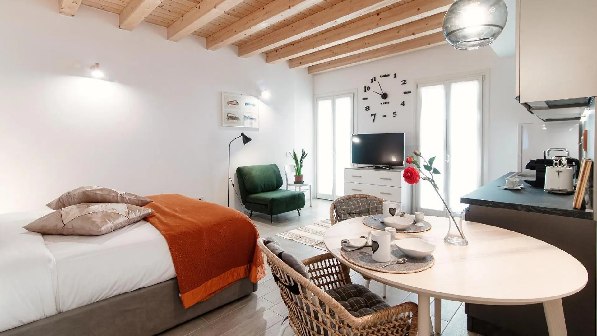 Apartamento Numero 11 Piazza Amendola - By Myhomeincomo Itália